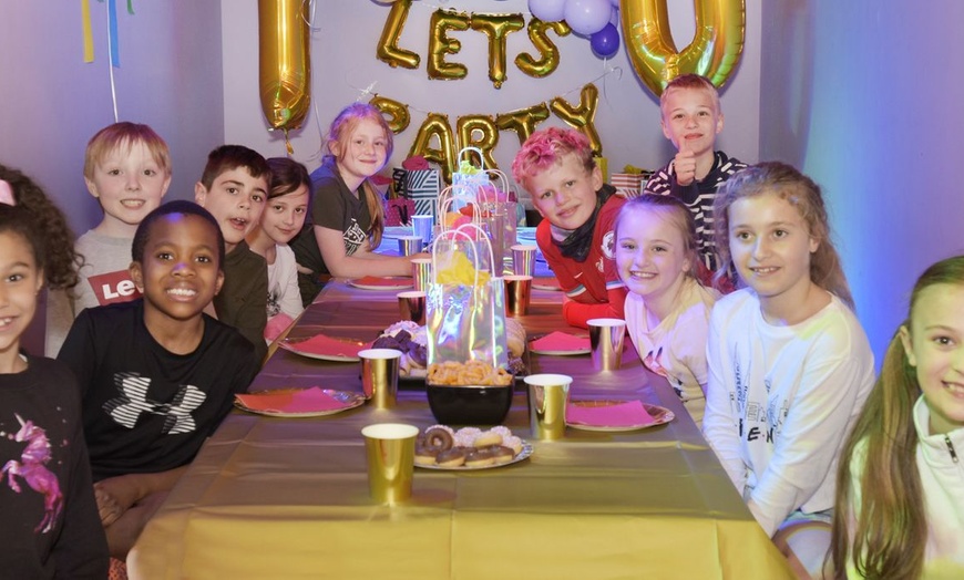 Image 7: Up to 14 kids – Trampoline Birthday Package (Max 27% Off)