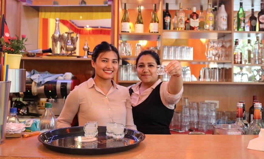 Image 2: Nepalesisches/ Indisches 4-Gänge-Menü nach Wahl für 2 oder 4 Personen