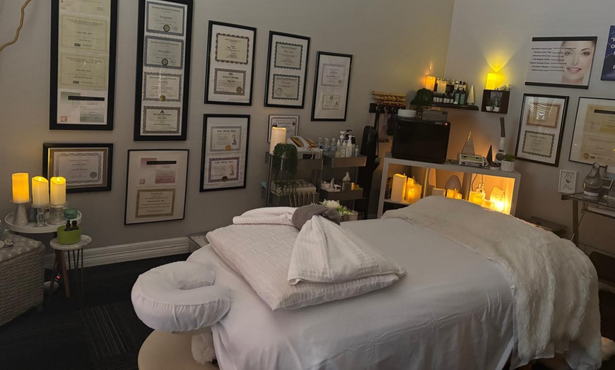 Image 3: 60- or 90-Minute Sessions of Four Hands Deep-Tissue or Swedish Massage 