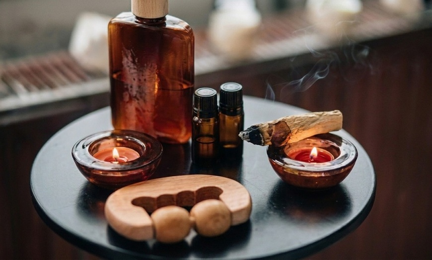 Image 3: 60 or 90 Min Swedish Massage with Aromatherapy, Hot Stones & Eye Mask