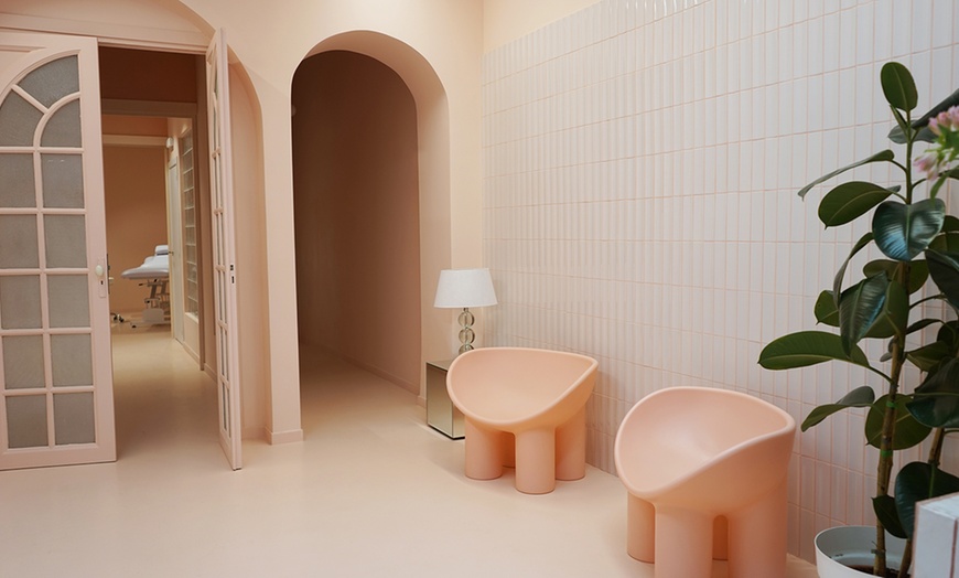 Image 2: 1 o 2 sesiones de dermapen con exosomas en rostro completo para 1