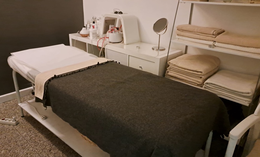 Image 5: Extensión de pestañas pelo a pelo para ambos ojos