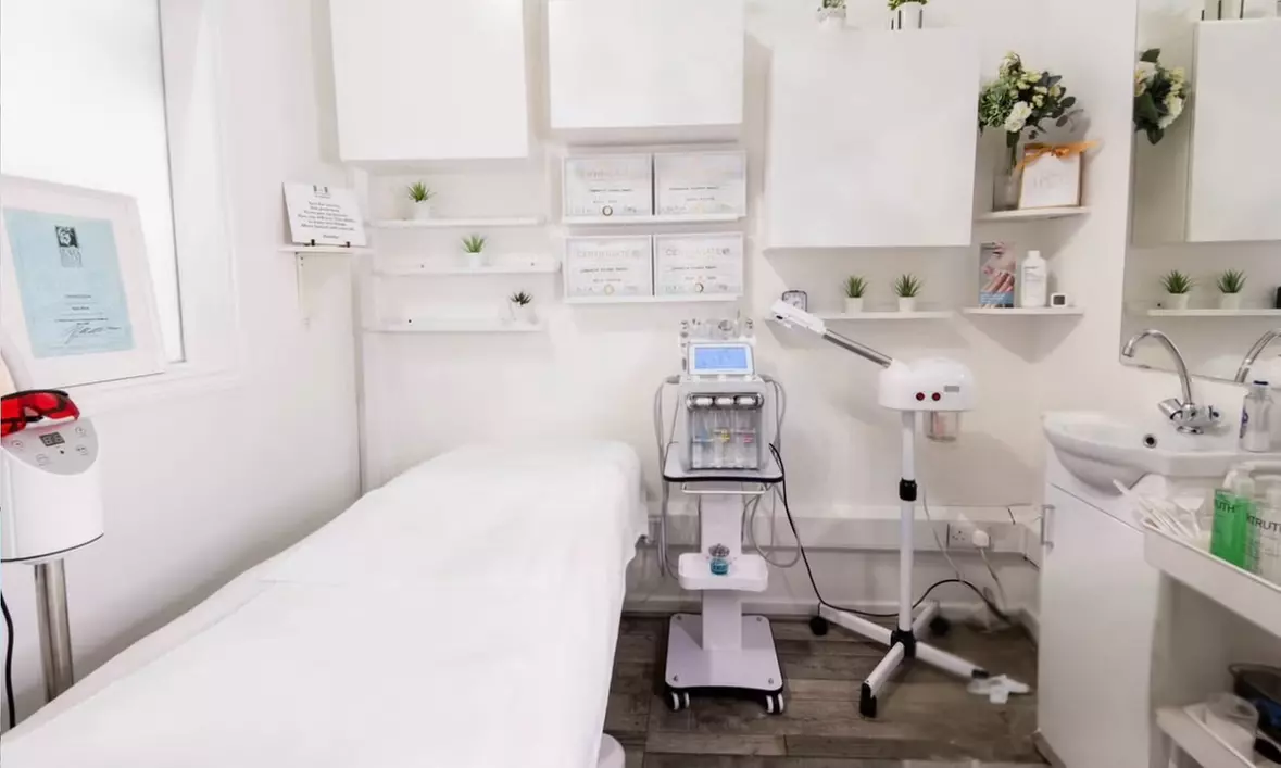 Gorgeous Faces by Gabriella's Deep Cleansing Hydrofacial with LED Light Therapy plus Custom Mask (Up to 52% Off - Primary Image