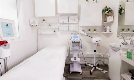 Deep cleansing Hydrafacial with LED light therapy - Gorgeous faces by Gabriella