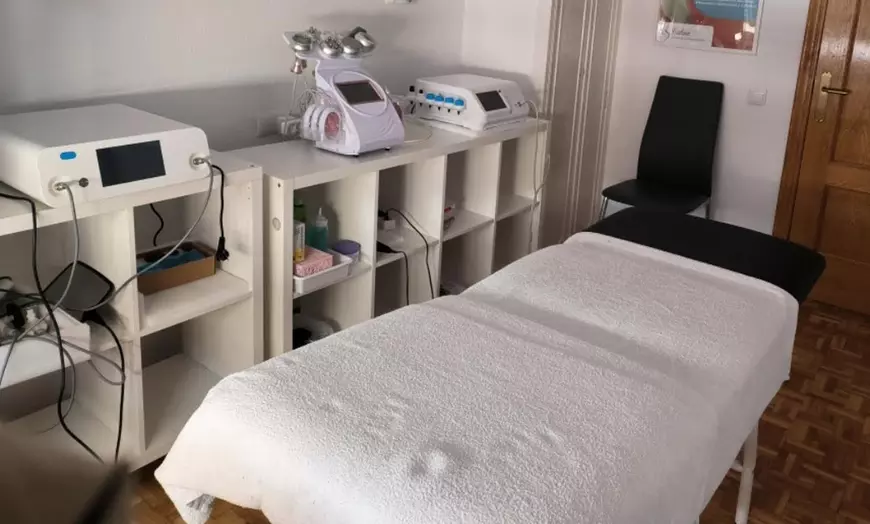 Image 4: 3 o 6 sesiones de cavitación, presoterapia, lipoláser y masaje 