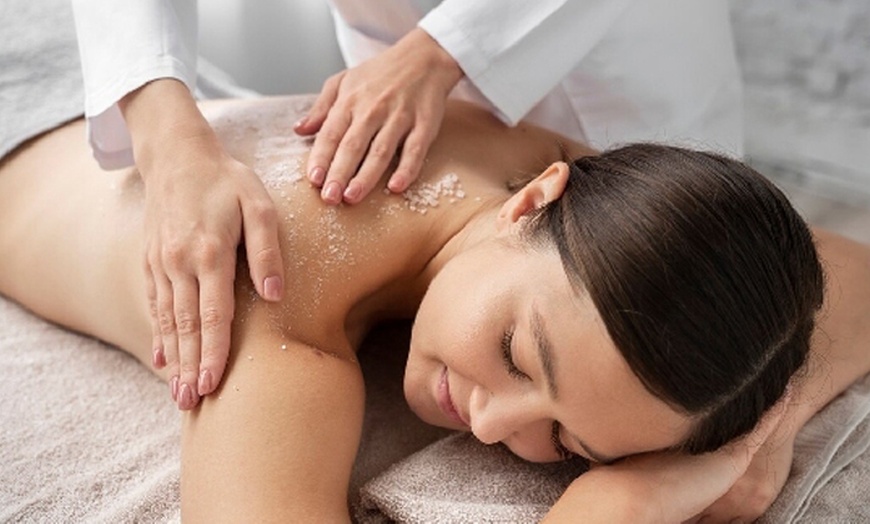 Image 2: Ritual corporal de belleza con masaje, peeling y radiofrecuencia