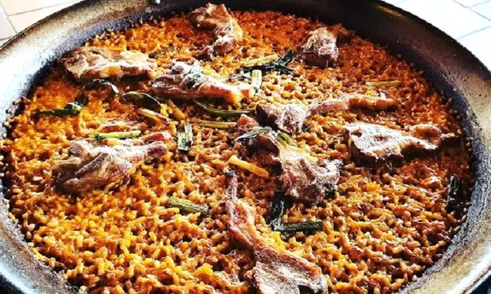 Menú mediterráneo para 2 o 4 con postres y vino con vistas al mar