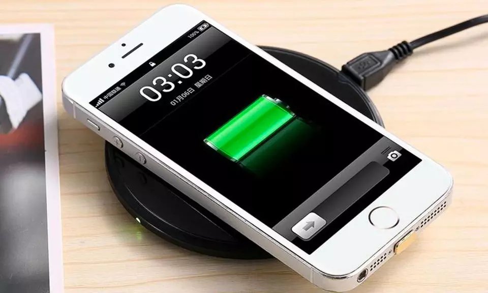 Chargeur sans fil pour iPhone ou Android, noir ou blanc - Primary Image