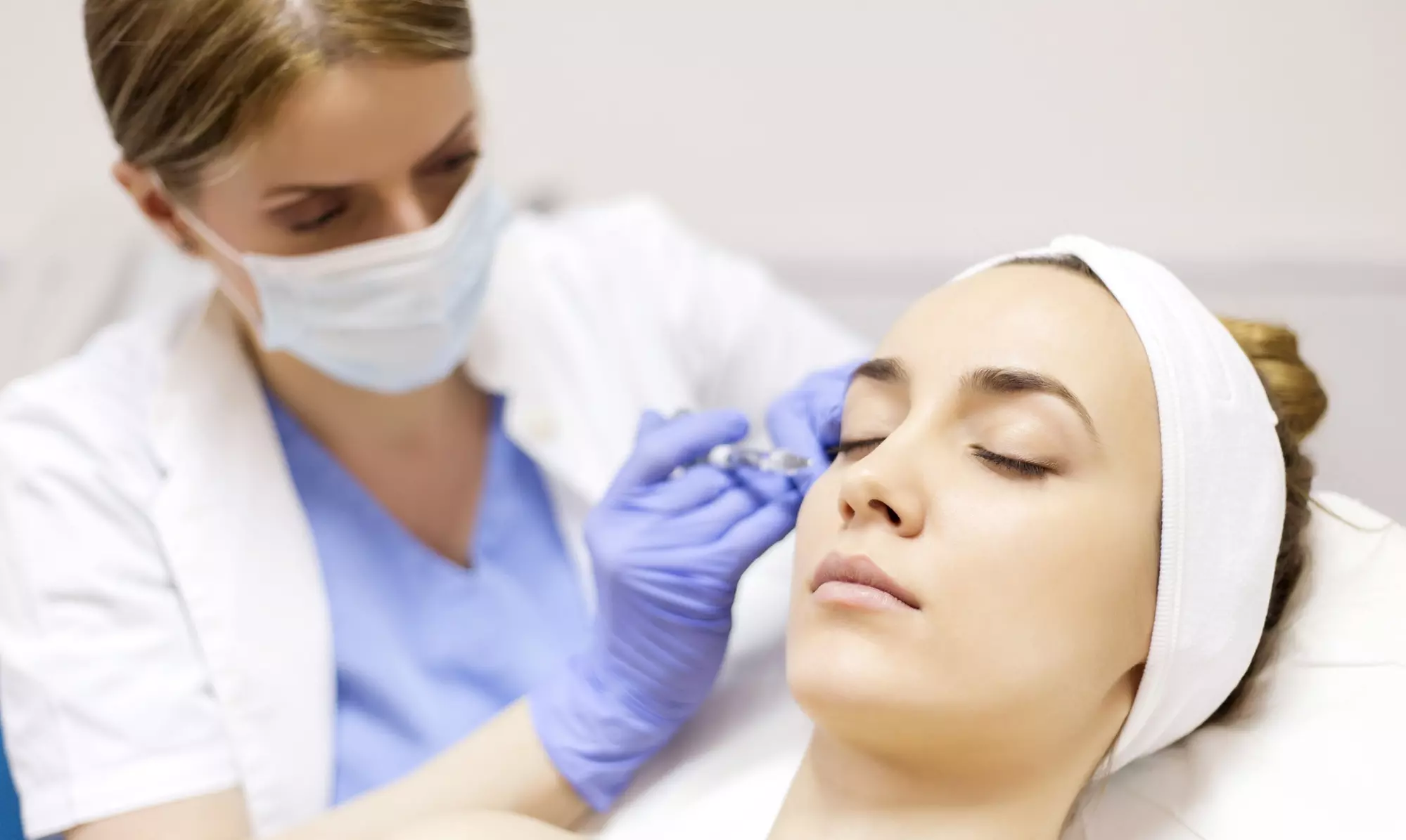 Get a Facelift Procedure Done by One of America's Top Surgeons: PDO Thread Facelift on the Face or Neck - Primary Image