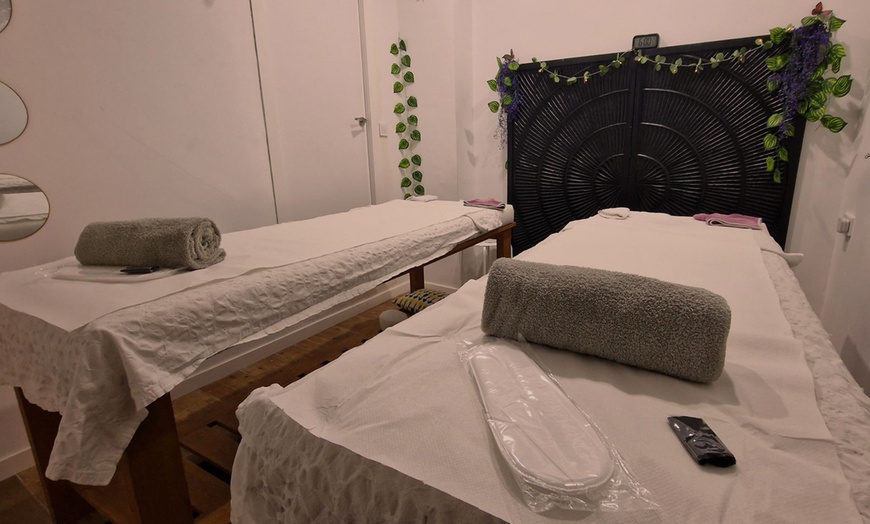 Image 4: Experiencia de belleza en pareja con kobido, mascarilla y bebida