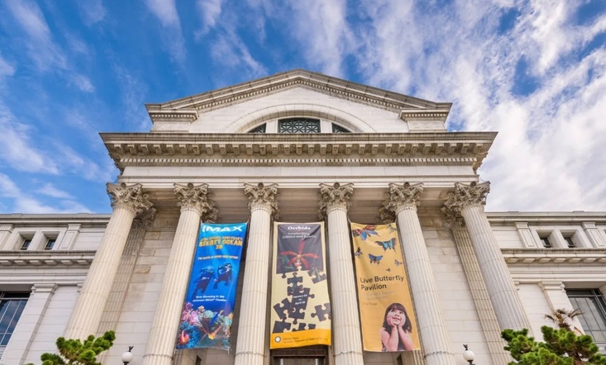 Image 1: Explore DC's Iconic Monuments with Door-To-Door Transportation 