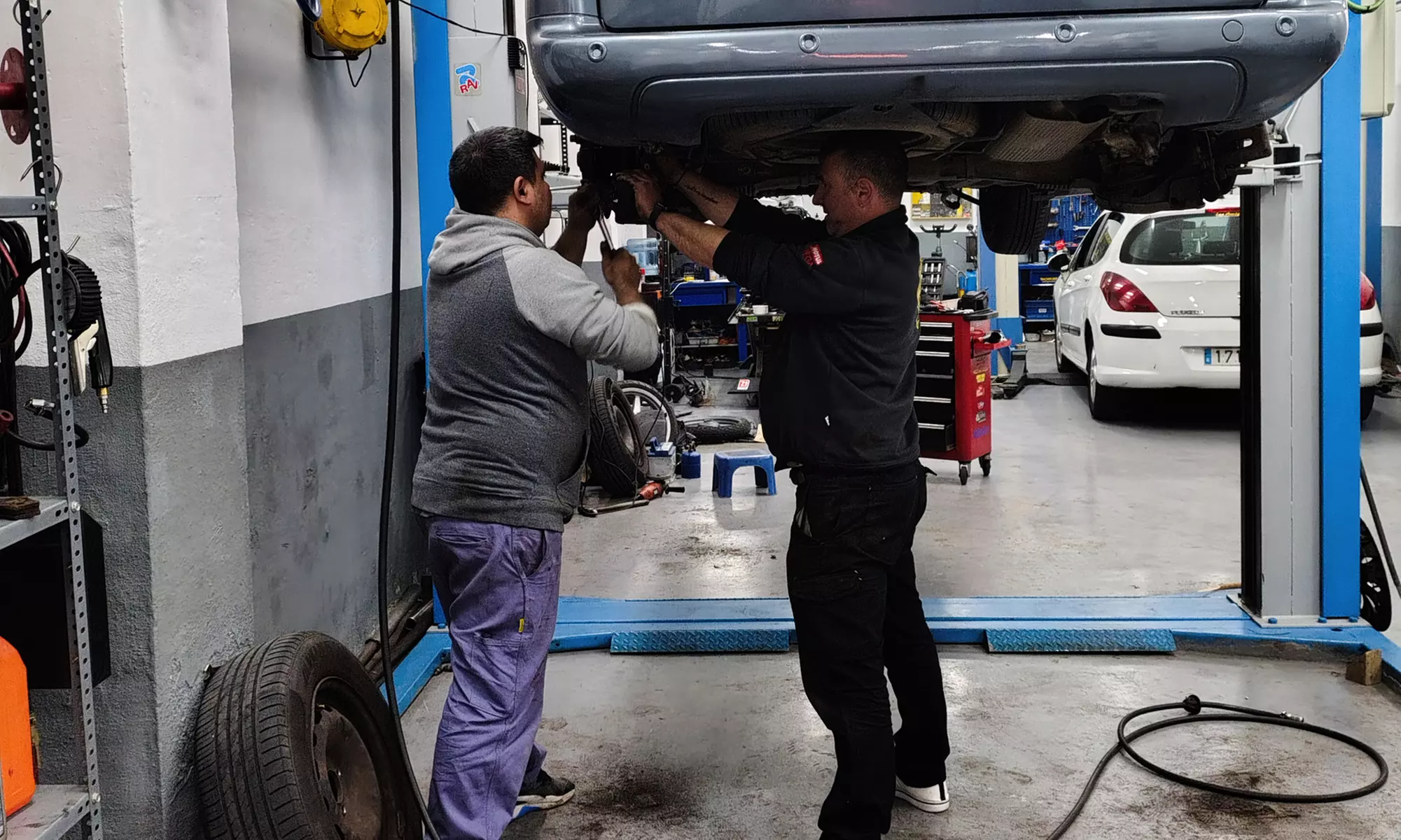 Cambio de aceite y de filtro de aceite y aire con revisión pre-ITV