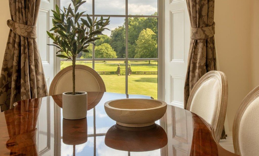 Image 10: Warwickshire: Standard Double / Twin Room with Breakfast, Wi-Fi & More