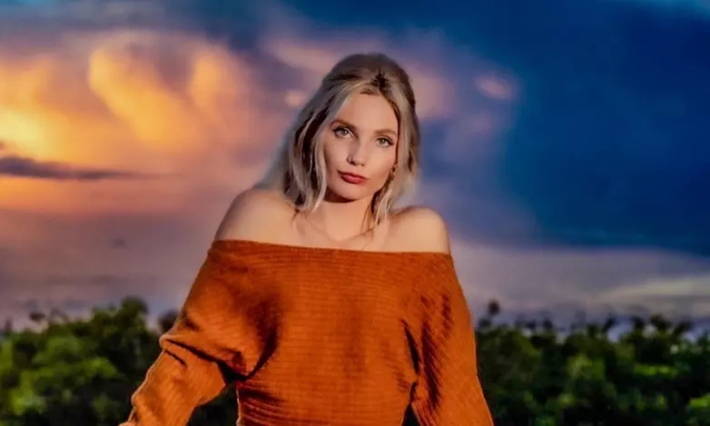 30, 60, or 120-Min Outdoor Photography Session with Photo Package
