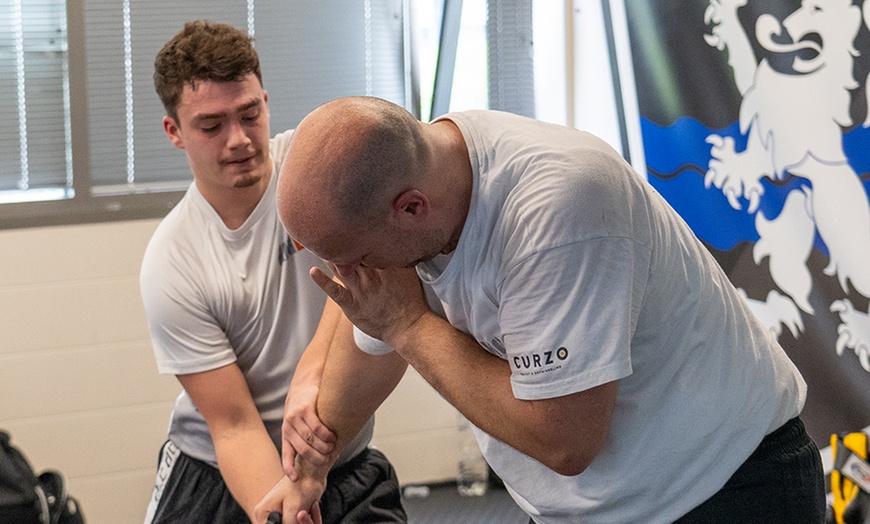 Image 8: Ontwikkel kracht en mentale weerbaarheid met Krav Maga-lessen