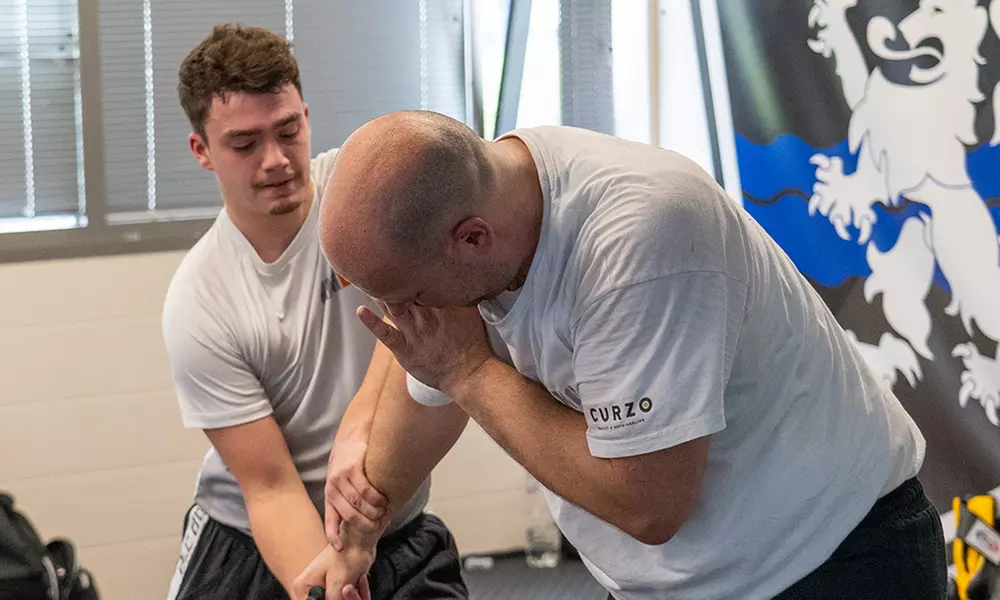 Ontwikkel kracht en mentale weerbaarheid met Krav Maga-lessen