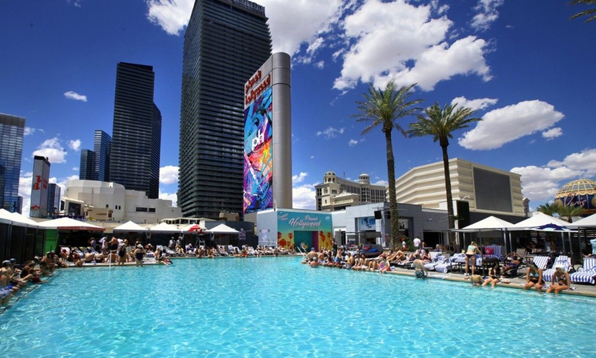 Image 3: FlowRider Wave Ride Day Pass, Daybed and Cabana Rentals at Planet Hollywood Pool
