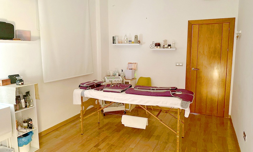 Image 6: Obtén una piel radiante con una limpieza facial a elegir para 1