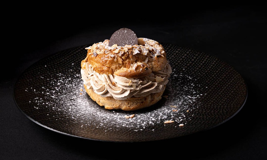 Image 6: Menu authentique en 4 services au restaurant Le Moulin de la Sambuc