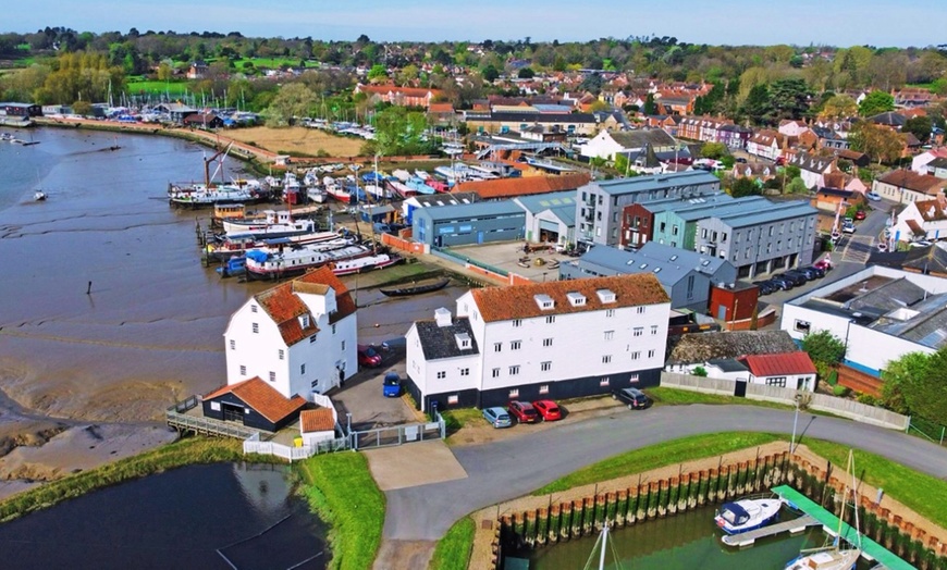 Image 10: Savor Every Bite: Bottomless Brunch for 2, 3, or 4 People!