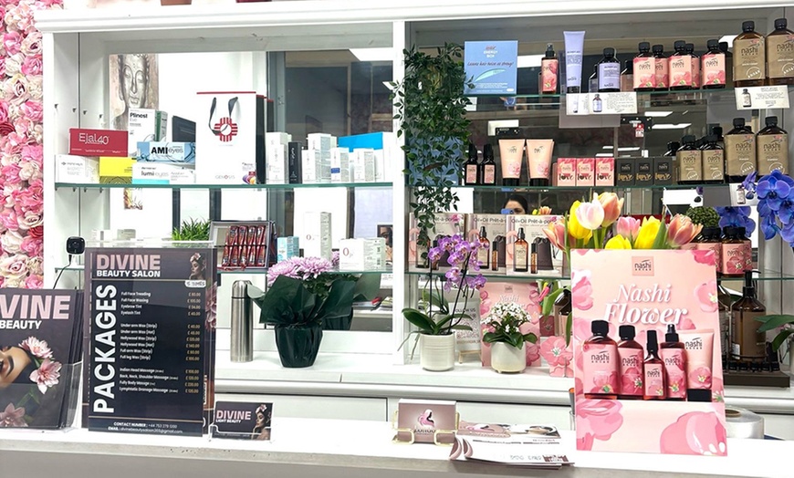 Image 2: Up to 41% Off on Facial - HydraFacial at London laser&beauty studio