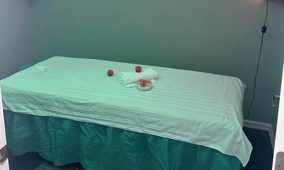 60-Minute Couples Deep Tissue Massage