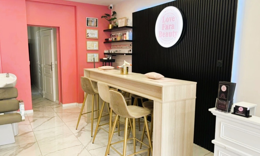 Image 1: Beauté des mains / des pieds russe avec pose de vernis semi-permanent