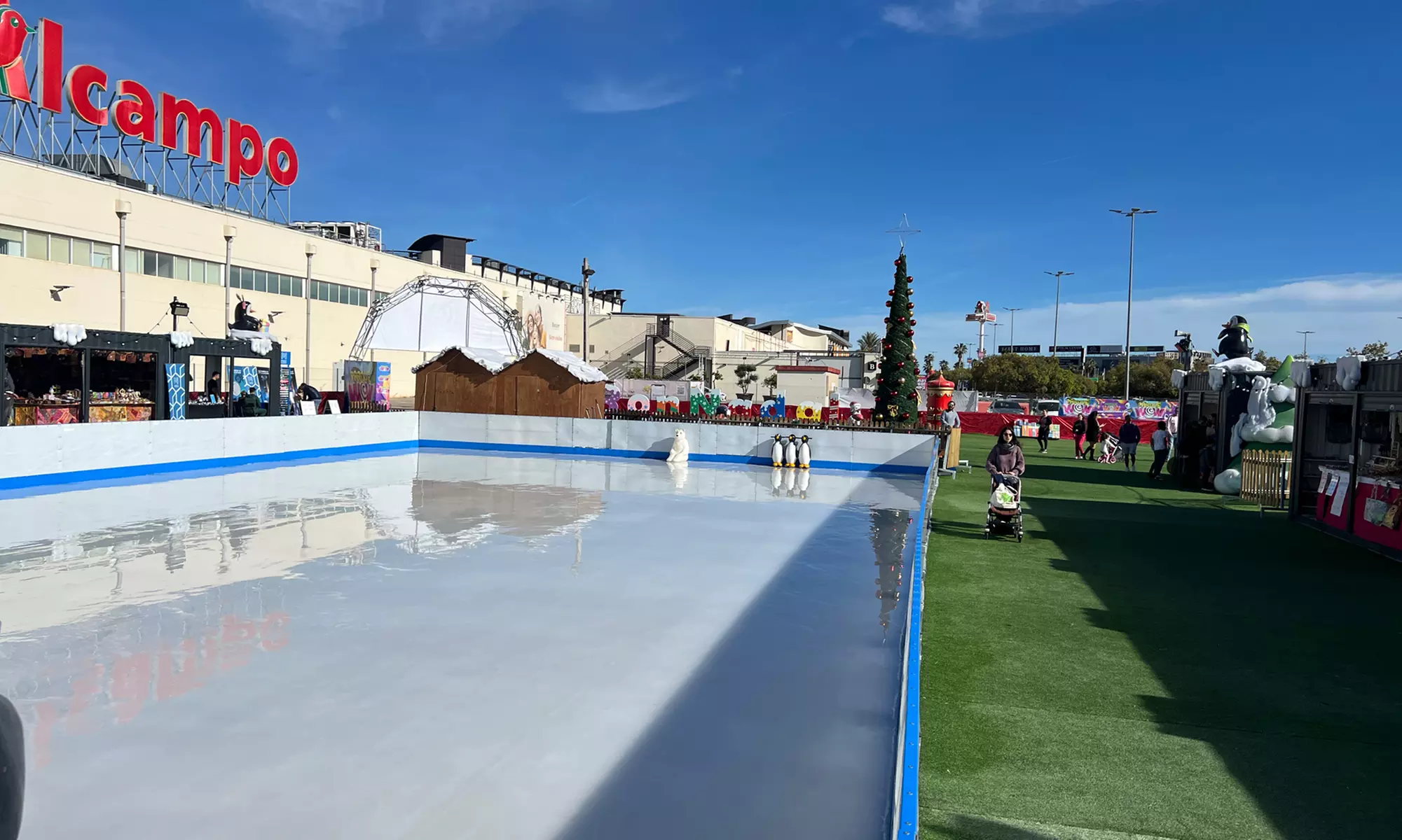 Plaza de la Navidad del Parque WOW: 1 hora de patinaje sobre hielo