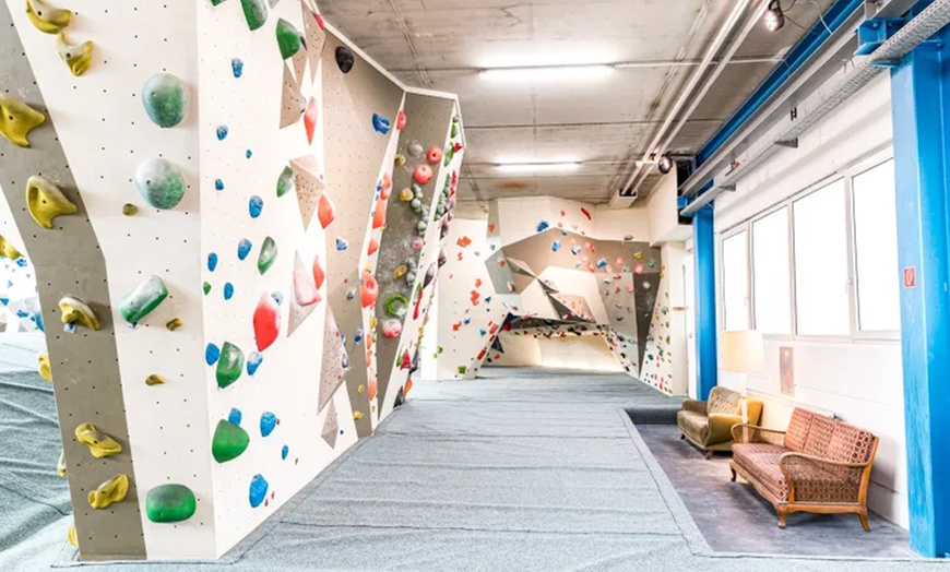 Image 2: Tageseintritt in die Boulderhalle inkl. Kletterschuhe