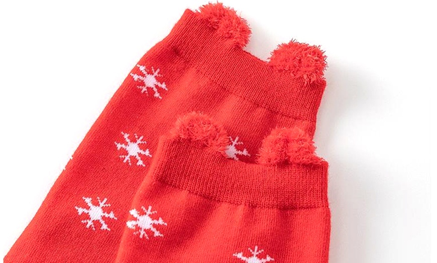 Image 4: Five Pairs of Christmas Socks for Women