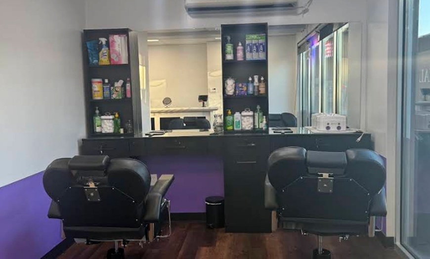 Image 3: Choose from Classic, Natural or  Gorgeous Look Eyelash Extensions