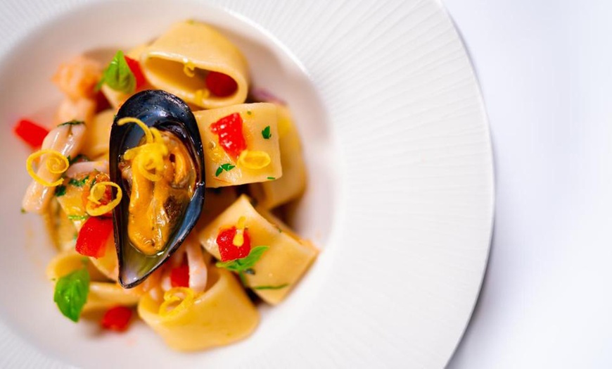 Image 18: Reggio Calabria 4*: camera Superior, colazione, mezza pensione e Spa