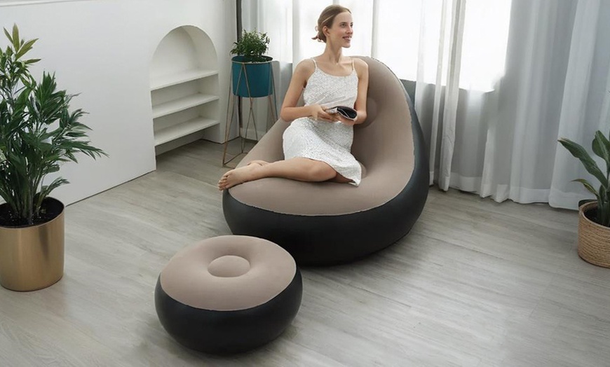 Image 4: Sillón inflable plegable con reposapiés