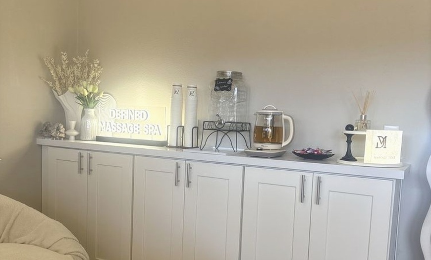 Image 5: Luxury Massages for 1 or 2 with Aromatherapy, Hot Towels + 3 Add-On's 