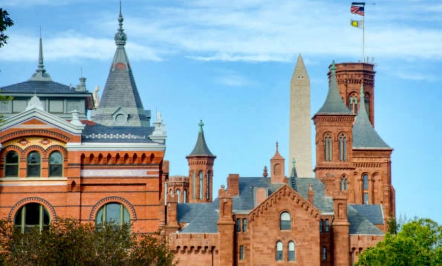 Image 2: Explore DC's Iconic Monuments with Door-To-Door Transportation 