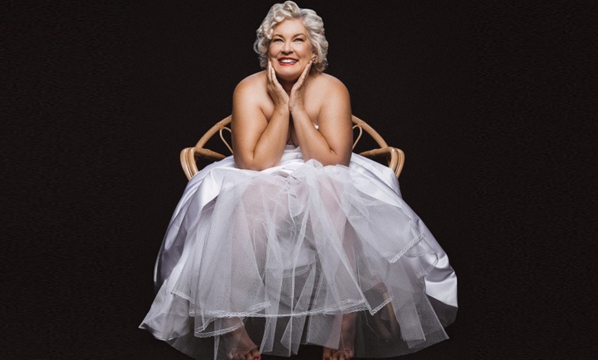 Image 11: Tailored Individual, Couple, Family or Pet Photo Shoot Experience