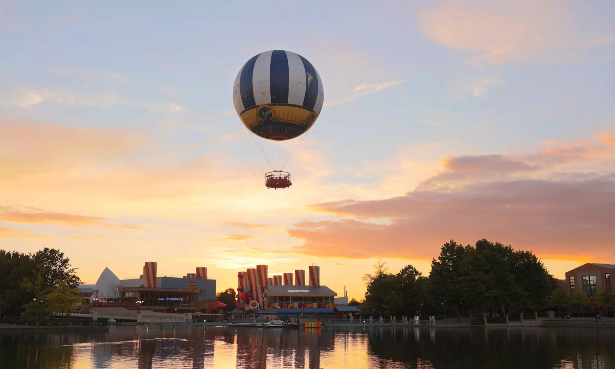 Survolez Disneyland Paris à bord du Ballon PanoraMagique pour une vue imprenable (jusqu'à 37% de remise) - Second Medium