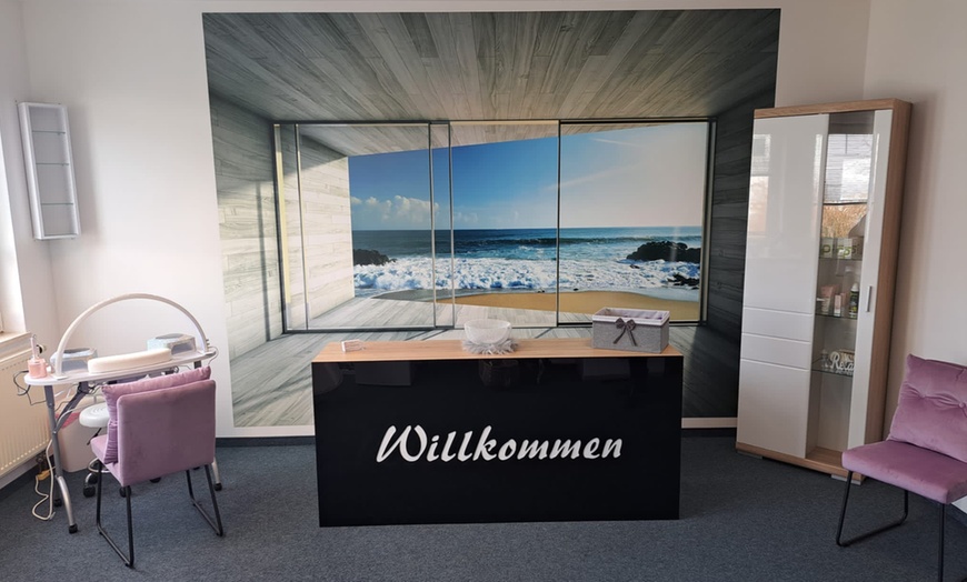 Image 3: Maniküre und / oder Pediküre für 1 Person