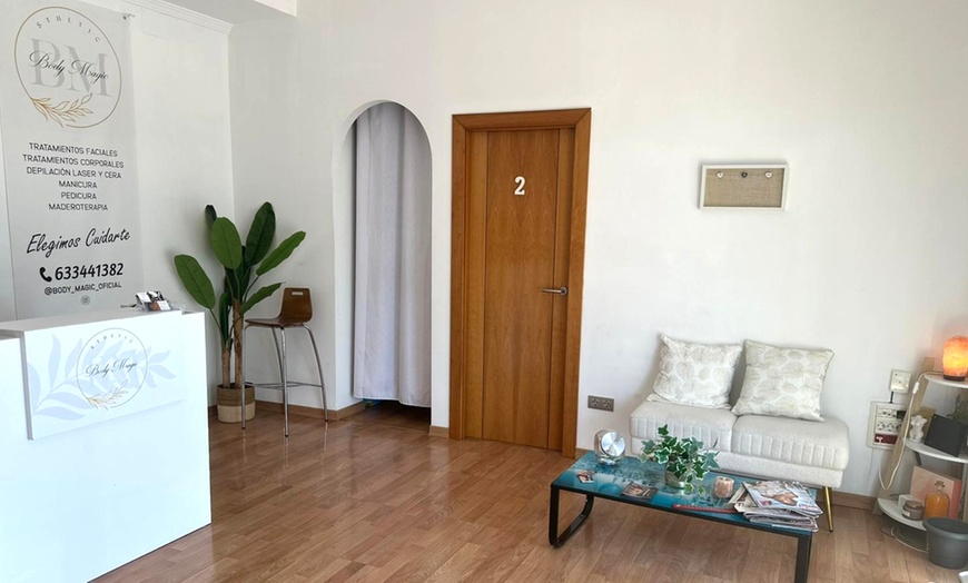 Image 2: Lifting y tinte de pestañas con opción a diseño, depilación y tinte