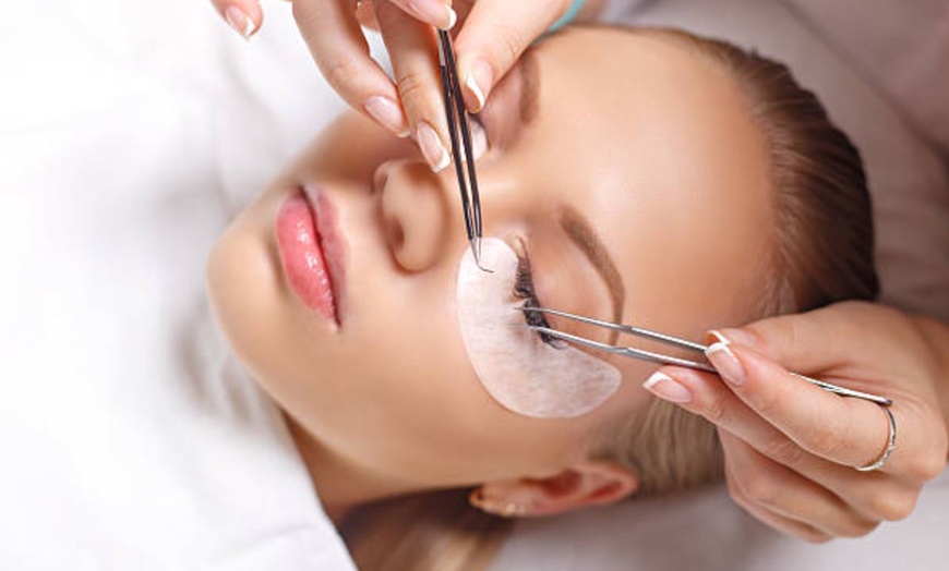 Image 1: Lifting y tinte de pestañas, laminado o extensiones de pestañas