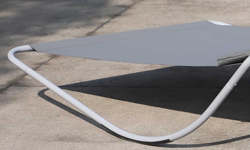 Image 4: Outsunny Lounger Rocking Bed