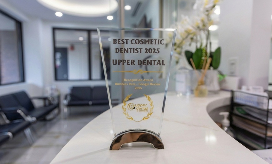 Image 3: Specialized Dental Consultation with Advanced 3D X-rays