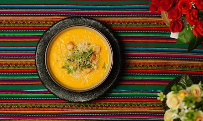 Menú latino para 2 o 4 personas con entrante, bebida y opción a cóctel