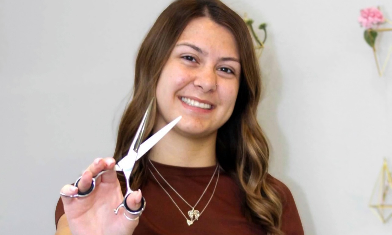 Haircut & Styling Services for Men & Women – Opt. Color / Highlights

