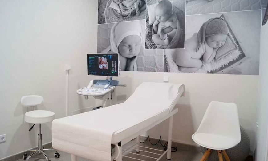 Image 2: Ecografía 5D con fotos, vídeo, 2 fotografías del bebé, sesión grabada