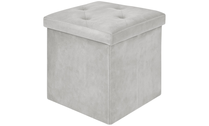 Image 13: Pouf carré de 38 cm en velours Milo
