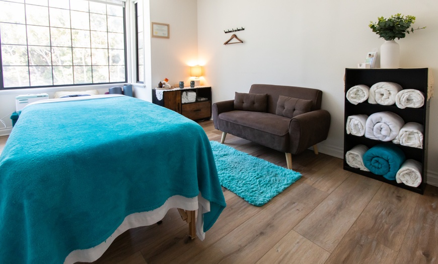 Image 6: 60 or 90 Minute Deep Tissue Massages + Hot towels