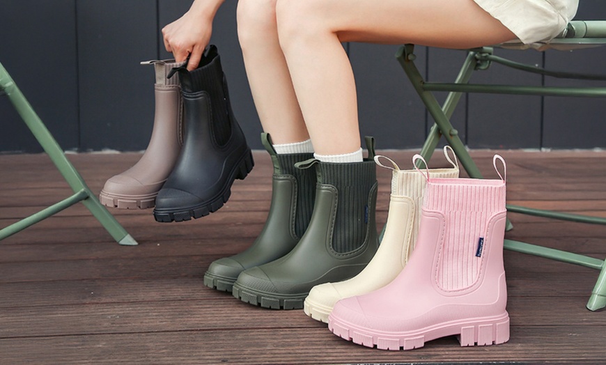 Image 1: Women's Chelsea Rain Boots