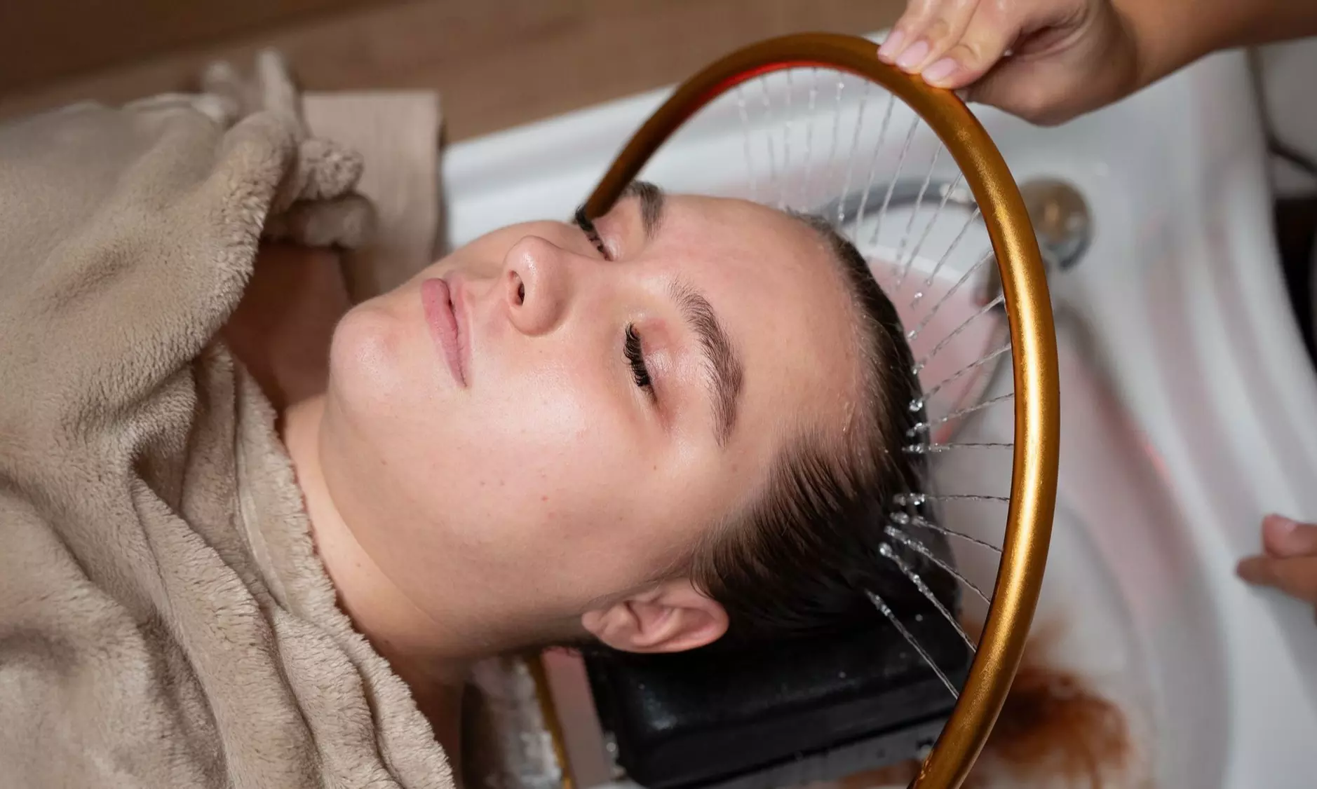 Rytuały HeadSpa dla kobiet i mężczyzn: głębokie oczyszczanie i więcej