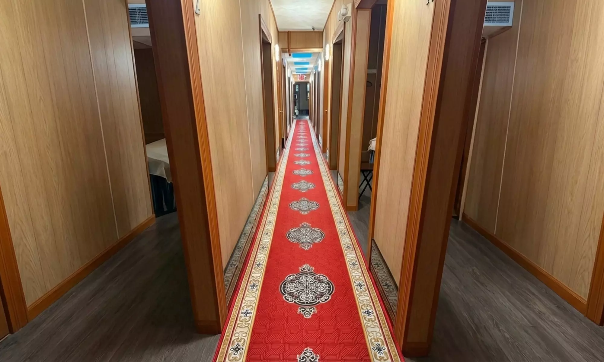 Melt Stress Away Together with a 60- or 90-Minute Couples Massage